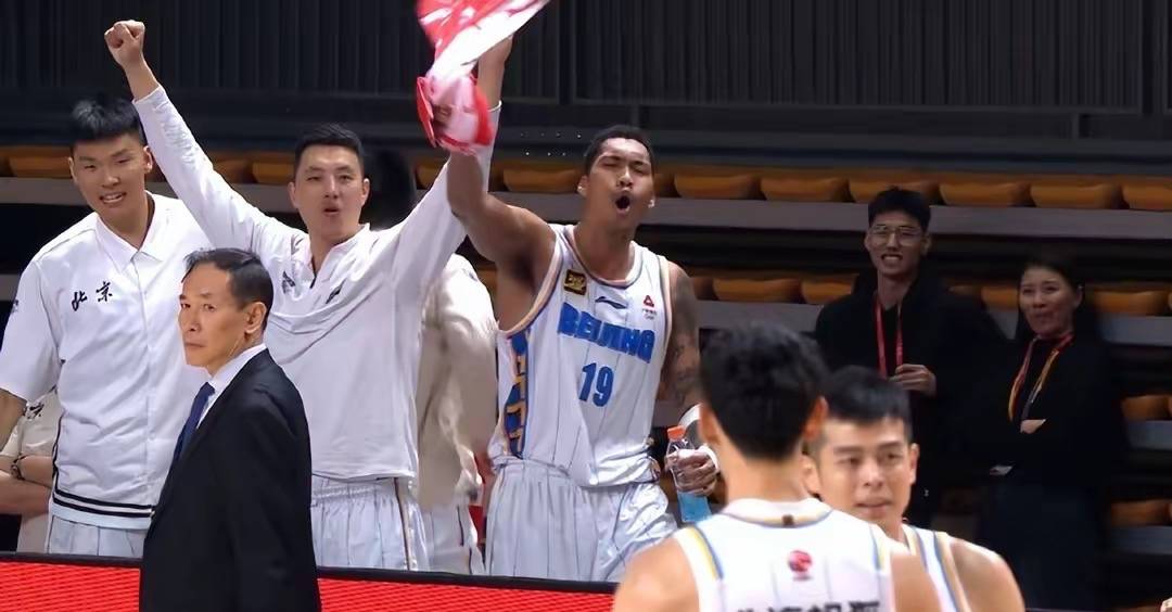 包含首钢队再战上海，全华班主力备战精锐外援的词条