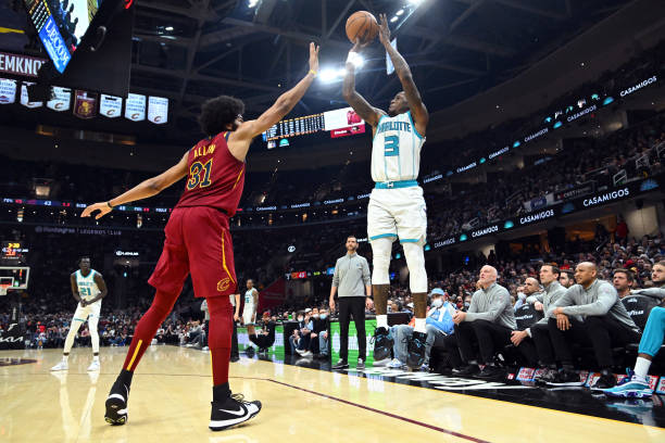 炭狼大胜黄蜂，爵士后卫全场最高得分的简单介绍