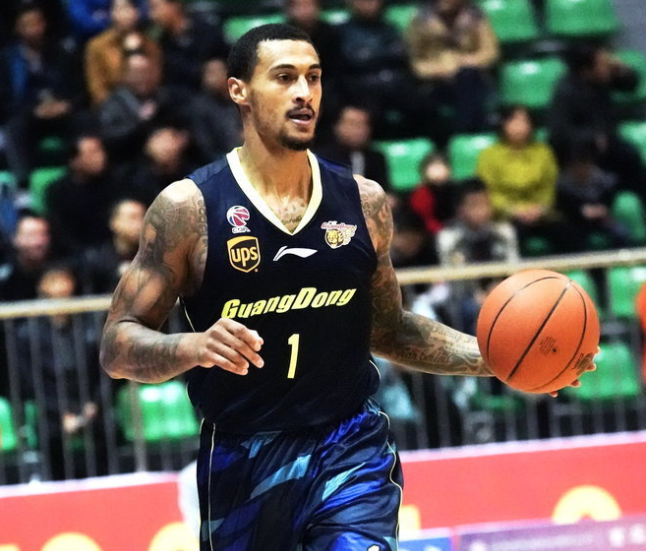 法国队轻取泰国队，黄鸭组合点燃赛场