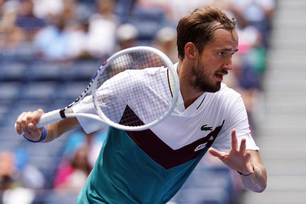 包含联合杯险胜美网，梅德韦杰夫统治全场的词条