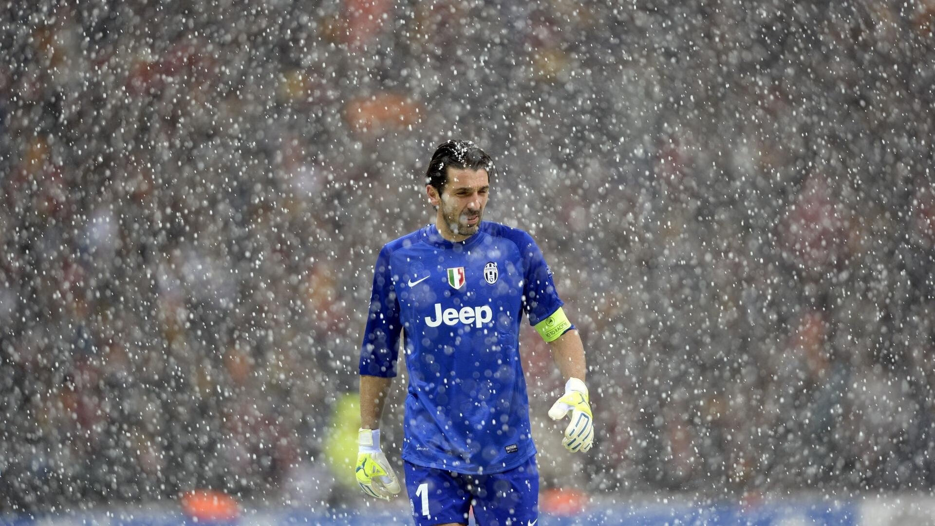 F1街道赛之夜，范弗利特关键回合不手软，一刹决定胜负